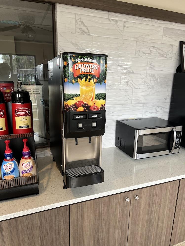 Days Inn & Suites By Wyndham Opelousas Zewnętrze zdjęcie
